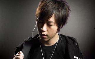 超小只的阿信背景,从平凡少年到音乐巨匠的蜕变之路